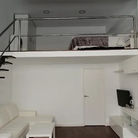 Homeforguest Island 201 Modern & Minimalist Apartment *