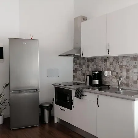 Apartment Homeforguest Island 201 Modern & Minimalist
